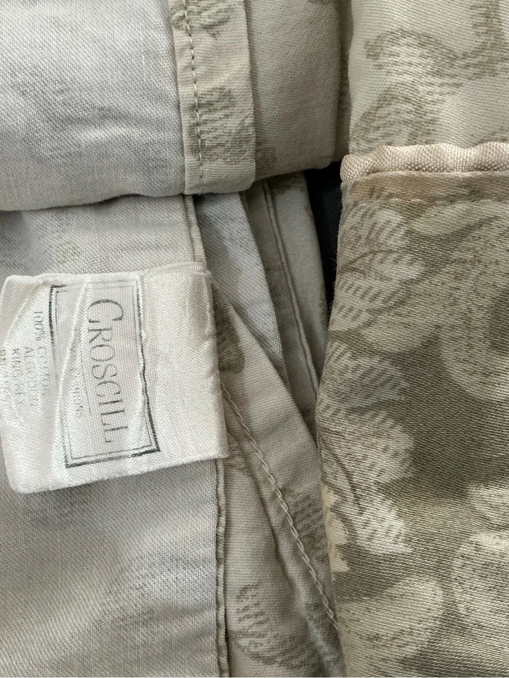 Croscill Cream and Taupe Floral Jacquard flat sheet and pillow cases